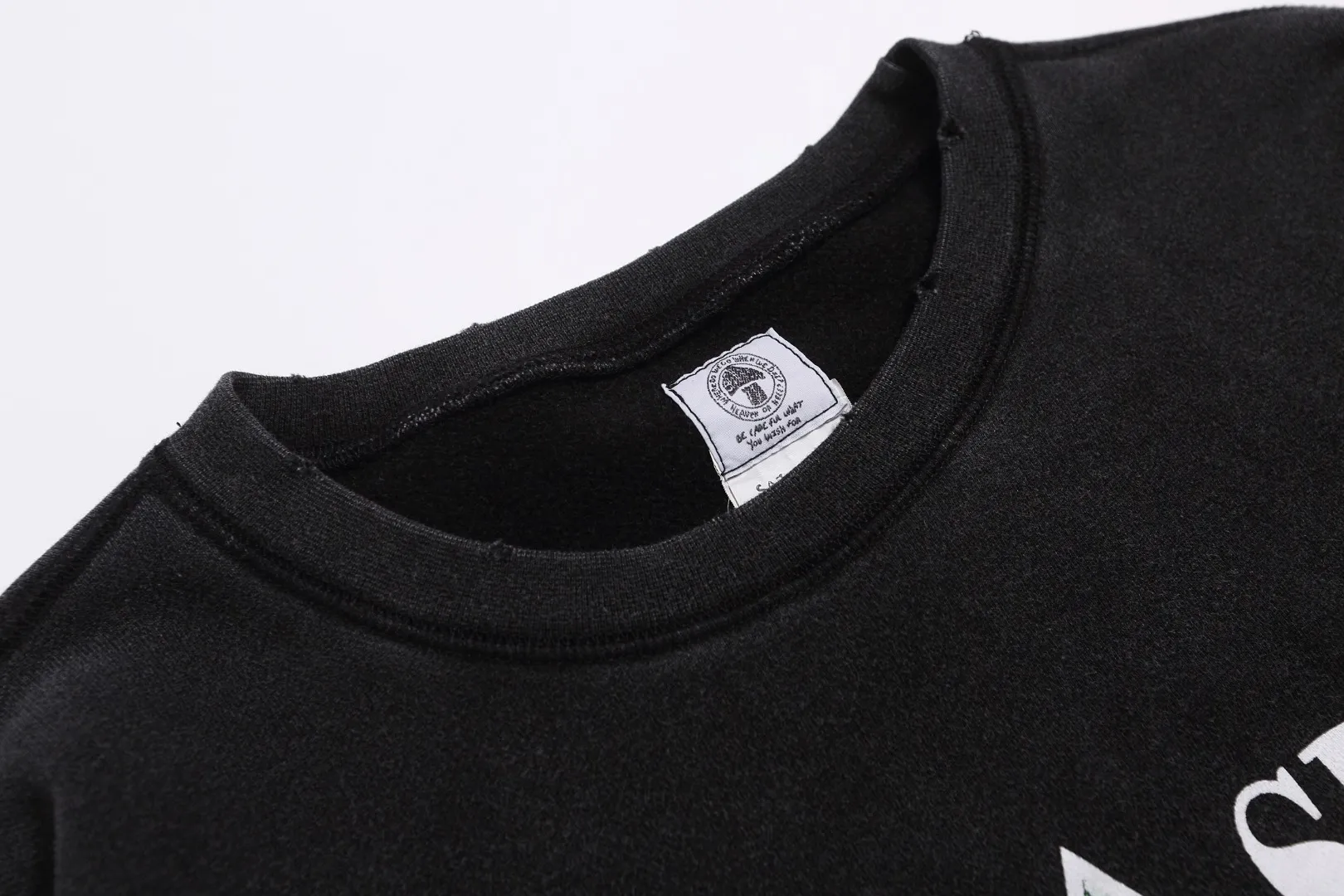 SAINT MICHAEL retro washed, distressed, heavyweight round neck plus velvet loose pullover sweatshirt long-sleeved shirt Fabric: 420g Style number: SM605 Size: S-M-L-XL Color: Black Price: P198